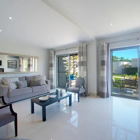 Lägenhet Pine Hills Perola By Interhome